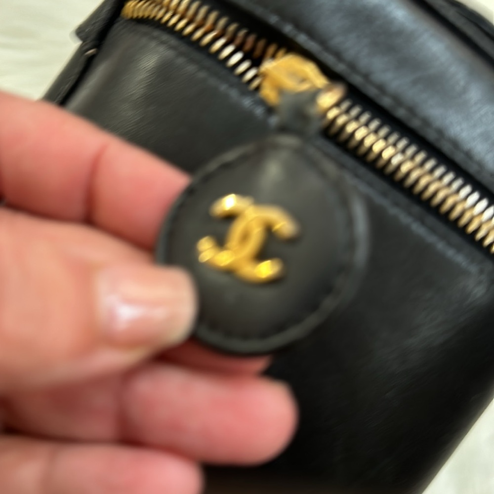 Chanel cosmetic case - Picture 3 of 16